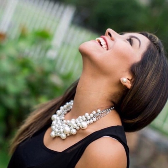 Pearl Statement Necklace - Picture 6 of 7